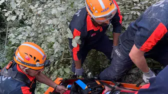 Sapanca’da ATV Kazası Çarpışmanın Ardından Uçuruma Yuvarlanan Araçtaki 2 Kişi Kurtarıldı