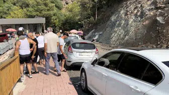 Osmaniye'de otomobil otoparka uçtu 5 kişi hastanelik oldu