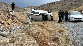 Direksiyon hakimiyeti kayboldu, araç takla attı 6 yaralı