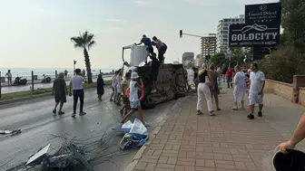 Alanya'da bisikletliye yol vermek isterken direğe çarpıp yattı