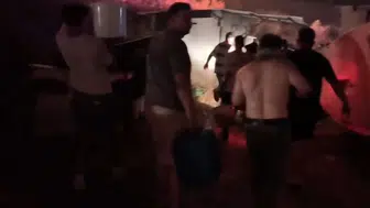Fethiye'de yangın gecesi Karagedik'te kovalarla destek