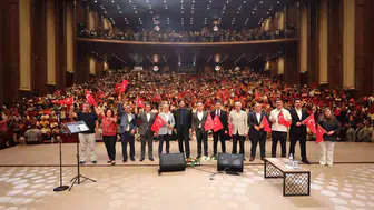Ahmet Şafak Gaziantep’te coşkulu bir konsere imza attı