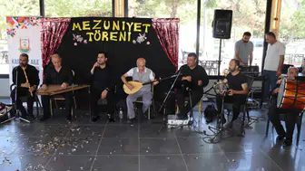 Şanlıurfalı anneler yıllar sonra kalem tutmanın mutluluğunu yaşadı