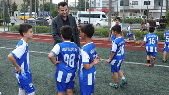 Akdenizli çocuklar yaz tatilini sahalarda geçiriyor