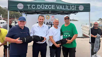 Akçakoca'da balıkçıların ağları yenileniyor