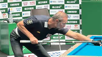 Semih Saygıner 61 yaşında bilardo masasında destan yazmaya devam ediyor