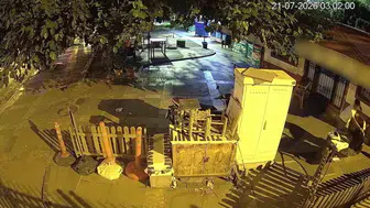 Adana'da parktaki hırsızlık kamerada Önce bekledi sonra motosikleti çaldı