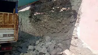 Pınarbaşı'nda 4.1'lik deprem Bir evin duvarı yıkıldı