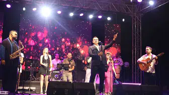 Rafet El Roman Samsun sahillerini binlerce kişiyle coşturdu