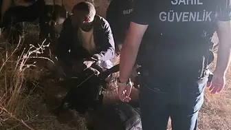 Sahil Güvenlik Ezine kıyılarında 5 kişiyi yakaladı