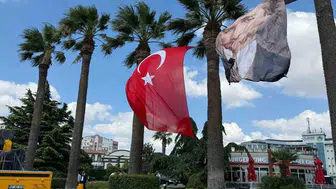 Balıkesir'de 30 Ağustos krizi: Bayrağın yanındaki boşluk büyük tartışma yarattı