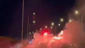 Otoyolda yangın paniği Araç seyir halinde alev aldı
