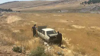 Kontrolden çıkan otomobil Mardin'de şarampole devrildi