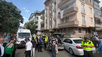Bingöl'de Rüya Sokak'ta korkutan kaza: Üç araç birbirine girdi