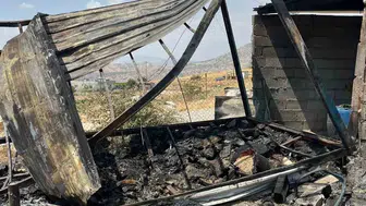 Sason’da bir ev ve traktör yangında küle döndü