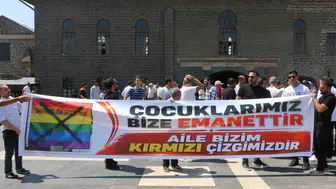 Diyarbakırlı gruplardan LGBT sembollerine karşı aile odaklı tepki