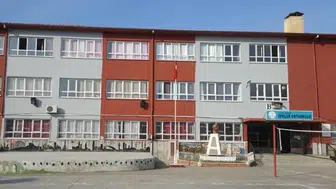 Aydın’da iki okulun kapısına kilit vuruldu