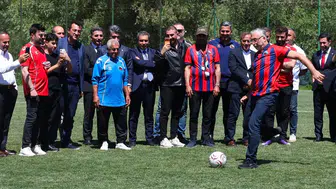 Bakan Işıkhan Gerede kampında futbolcularla bir araya geldi