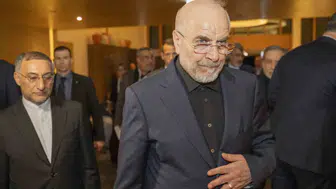 İran Hürmüz Boğazı'nı trafiğe kapattı