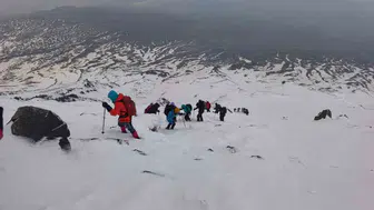 Ağrı Dağı zirvesinden Van Gölü için dev çağrı