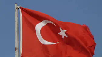 Avşar Tepe'deki bayrağa kurşun attılar, sporcular isyan etti