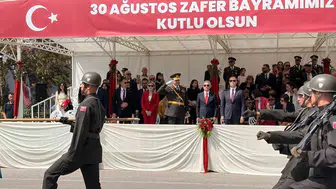 Kırklareli meydanlarında zafer coşkusu: 104. yıl dönümü unutulmaz anlara sahne oldu