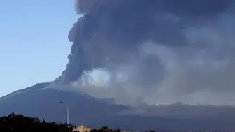Sicilya’da Etna Yanardağı uçuşları vurdu