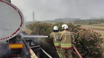 Otoyolda tanker yangını Alevler büyümeden söndürüldü
