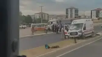 Polatlı'da kaza Acil müdahaleye giden ambulans otomobille çarpıştı, 5 yaralı