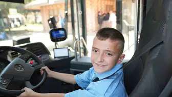 12 yaşındaki Edip’in ESHOT şoförü olma hayali gerçek oldu