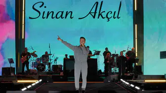 Sinan Akçıl Erzurum Kültür Yolu sahnesinde coşturdu