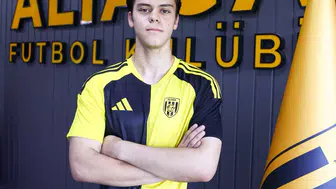 Aliağa FK kalesini 18 yaşındaki eldivene emanet etti
