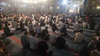 Kandil gecesinde İzzet Paşa Camisi'ne akın