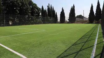 Avşar Mahallesi'nde halı saha baştan aşağı yenileniyor