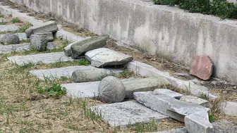 Fatih’te tarihi mezarlığa saldırı