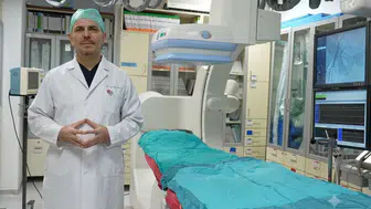 Bacak damarlarındaki tıkanıklıklar artık ameliyatsız tedavi edilebiliyor