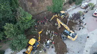 Büyükçekmece sahilinde toprak kayması paniği