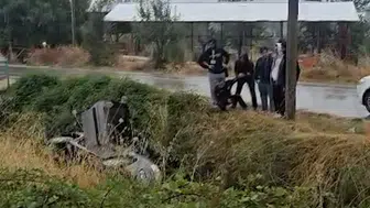 Bolu’da Zemin Islanınca Direksiyon Hakimiyeti Kayboldu Araç Sulama Kanalına Uçtu