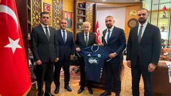 Bahçeli'den Erciyes 38 FK'ya şampiyonluk mesajı
