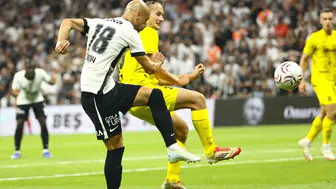 Beşiktaş evinde Hradec Kralove karşısında ilk yarıyı önde kapattı