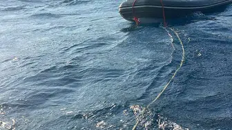 Akbük’te fırtınaya yakalanan bot sürücüsünü esnaflar kurtardı