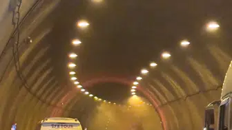 Bolu Dağı Tüneli trafiğini yakan araç yangını