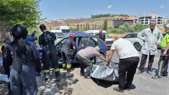 Eskişehir'de üç aracın karıştığı zincirleme kazada acı bilanço