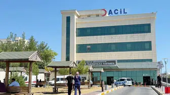 Kapıyı açtı, pompalı tüfekle vuruldu; saldırgan kaçamadı