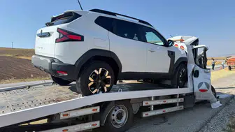 Alaca’da çekici traktöre arkadan çarptı, sürücü yaralandı