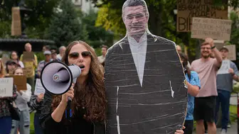Ukrayna’da kriz: Protestocular seçim ısrarına tepki göstererek meydanları terk etti