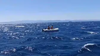 Ayvalık açıklarında mahsur kalan iki kişi kurtarıldı