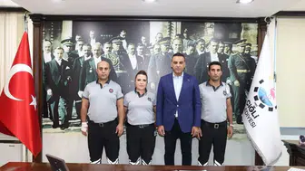 Çiğli Belediyesi otoparkındaki saldırganı durduran personele ödül