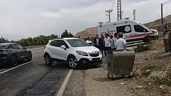 Van-Bitlis karayolunda şiddetli çarpışma: Bir kişi hastanelik oldu