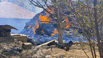 Besihanede yangın 4 bin saman balyası küle döndü